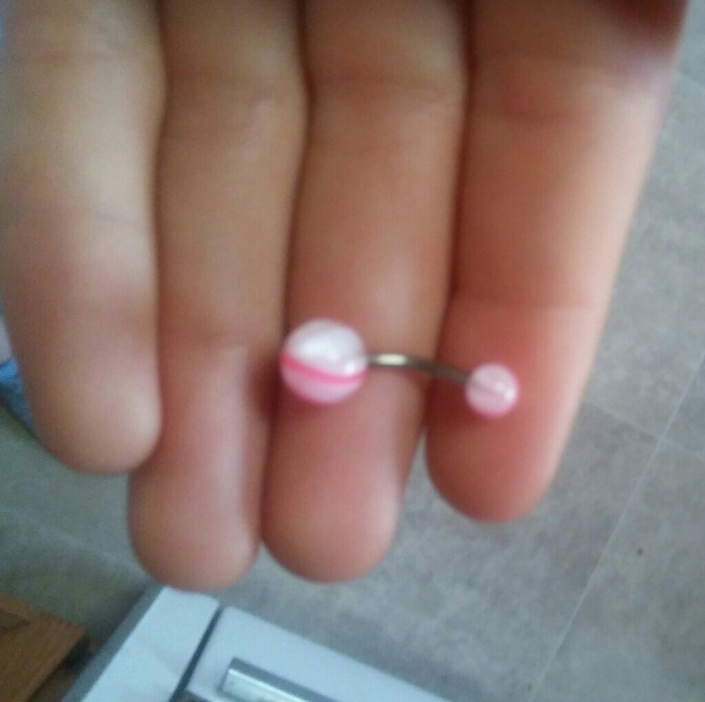 Belly button ring - Picture 2 of 2